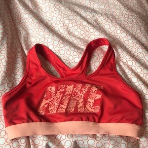 Medium sports bra